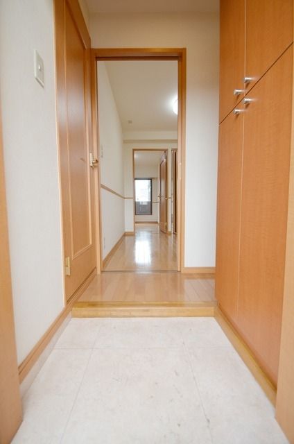 玄関　同建物別号室参考写真