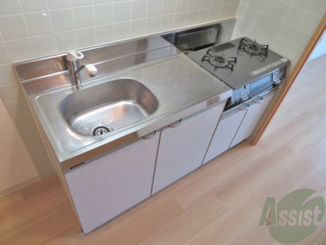 キッチン　キッチンは使いやすいサイズ感になっていますね。