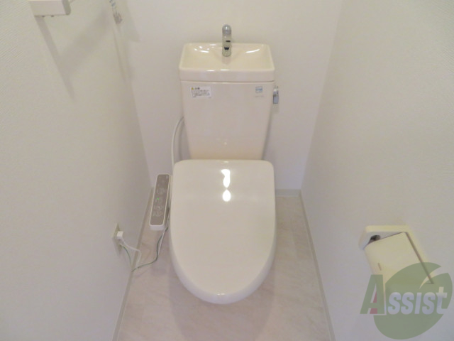 トイレ　トイレはウォシュレット付きなので嬉しいですね。