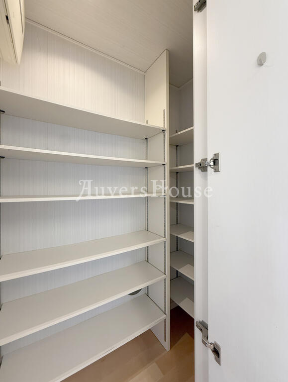 収納　パントリー