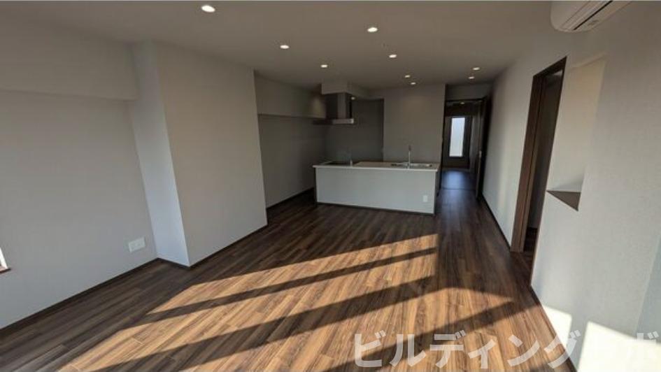 居室・リビング　新築時撮影の為現況を優先いたします。