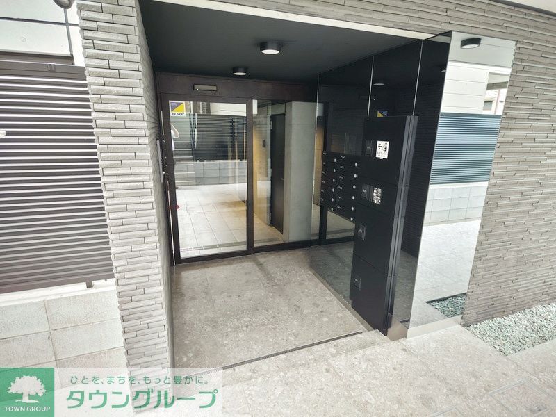 エントランス　タウンハウジングレジデンス事業部　恵比寿店・赤坂店までお問…