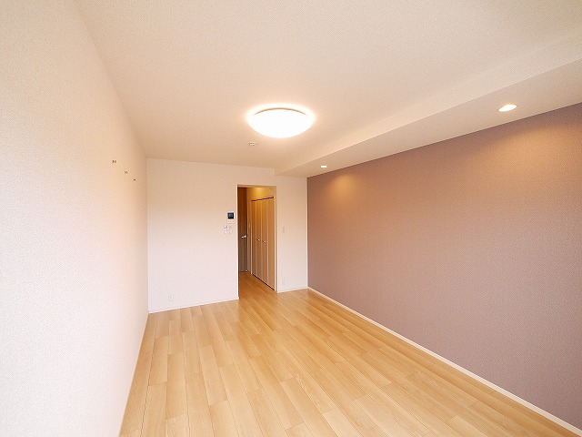 その他部屋・スペース　広くて明るい寝室