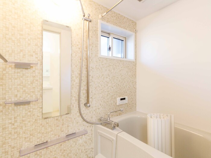 バス・シャワールーム　落ち着いた空間のお風呂です