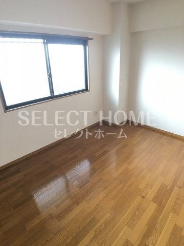 その他部屋・スペース　広くて明るい寝室 同型タイプ