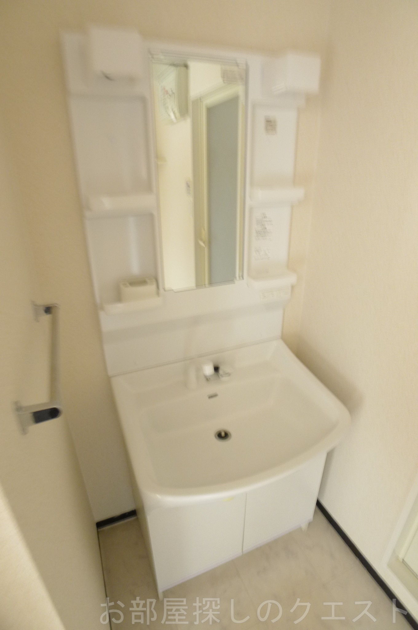 洗面設備　（写真は同タイプ）