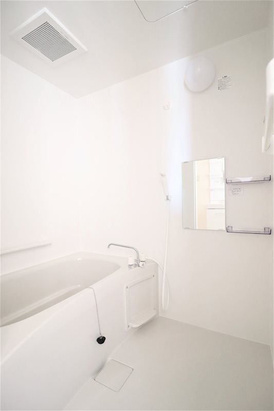 バス・シャワールーム　(イメージ)24間換気システムを敷設。清潔にご利用可能。