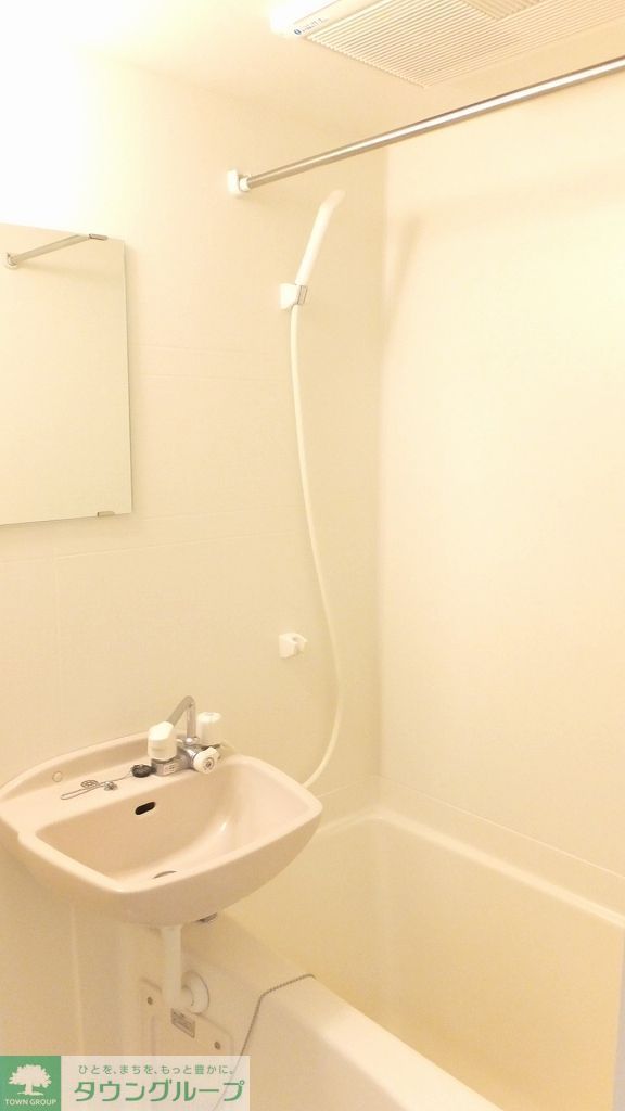 居室・リビング　窓側から撮影