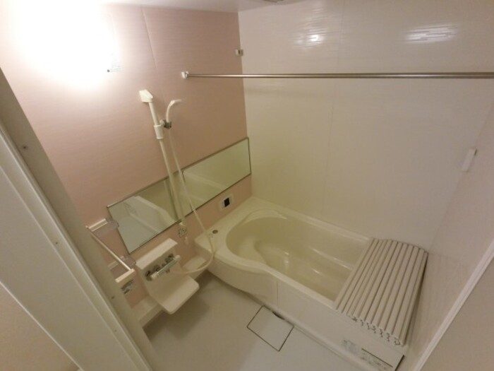 バス・シャワールーム　換気暖房乾燥機付浴室