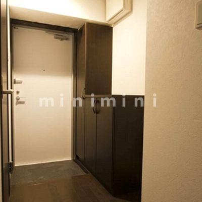 玄関　※写真は別号室のものですので現状優先させていただきます。