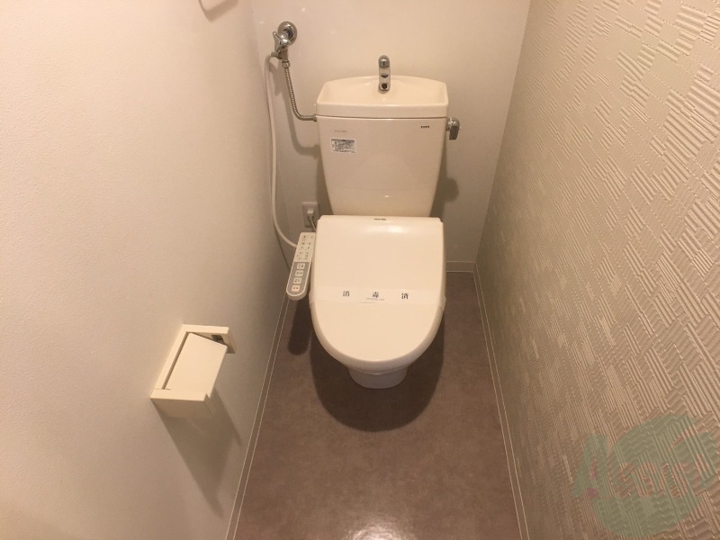 トイレ　ウォシュレット機能がついたトイレです。安心して使用できます。