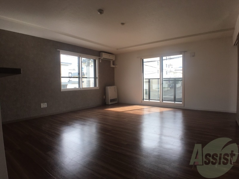 居室・リビング　広くてキレイなＬＤＫが広がっていて、充実した生活が送れそう。