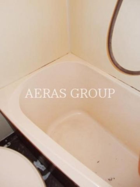 バス・シャワールーム　清潔感のあるユニットバス