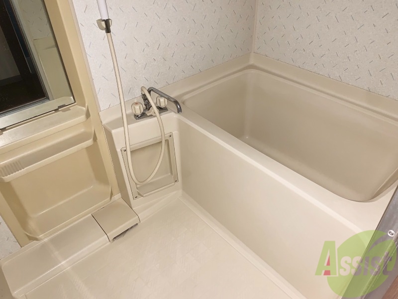 バス・シャワールーム　コチラで日々の疲れを癒し、リラックスしてください。