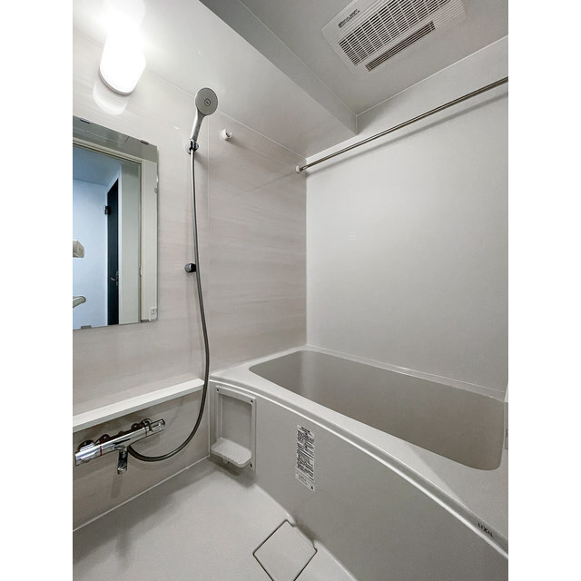 バス・シャワールーム　★浴室暖房乾燥機能付きでお出かけや雨の日も洗濯できます