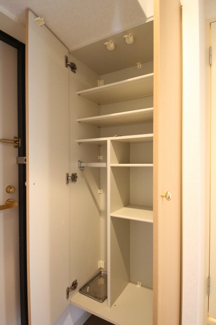 収納　写真は別号室のものです。