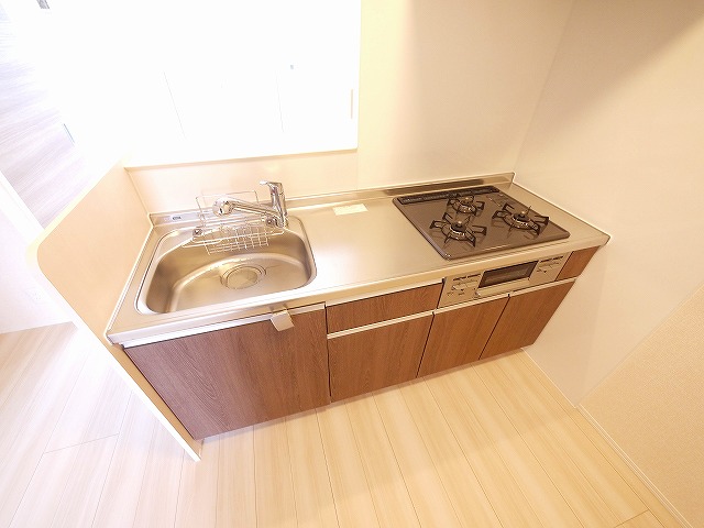 キッチン　コンパクトなキッチンで掃除もラクラク