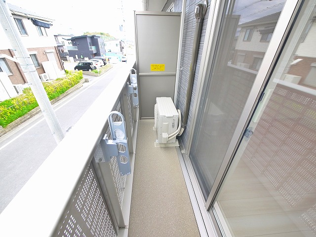 バルコニー　開放的で明るい空間を演出してくれるバルコニーです