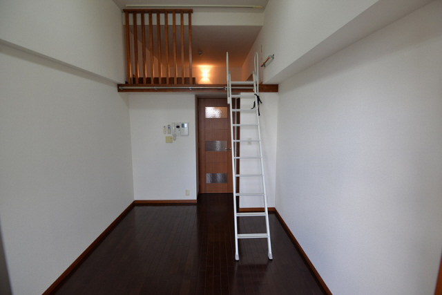 居室・リビング　写真は同マンションの別のお部屋のものです