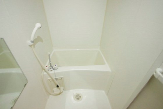 バス・シャワールーム　※別部屋の写真です