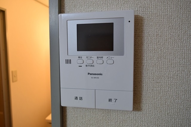 セキュリティ　映像で来訪者が確認できるＴＶモニター付きインターホンです