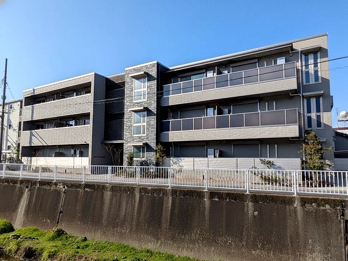 建物外観　全12戸募集開始☆