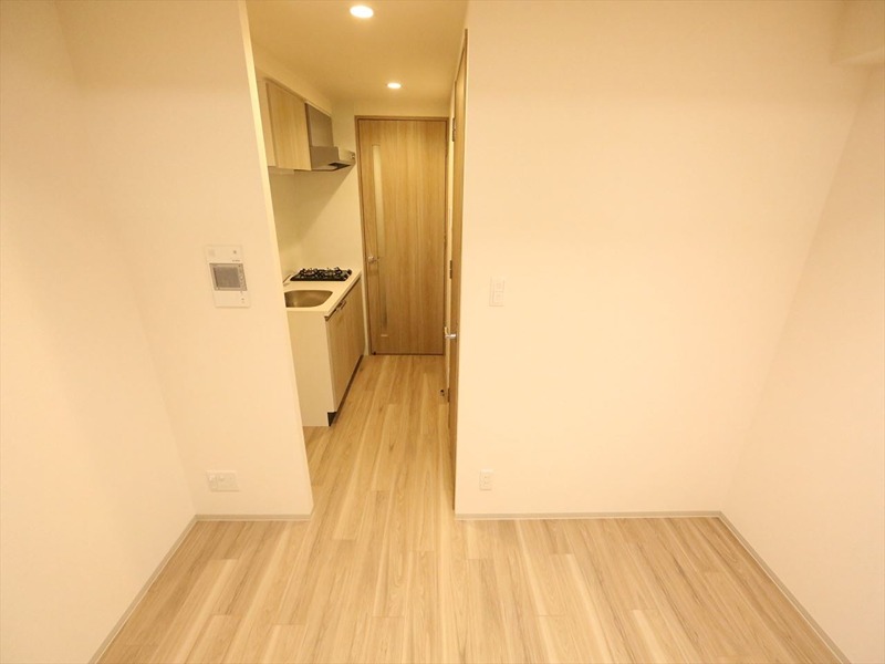 居室・リビング　ＤＫ6帖　洋室3.5帖　エアコン完備　バルコニー