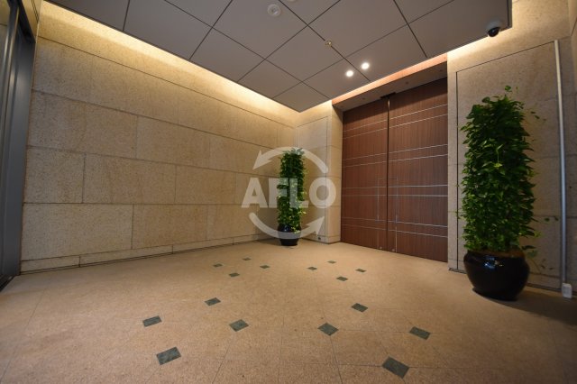 ロビー　グランドメゾン京町堀タワー　開放的なロビー