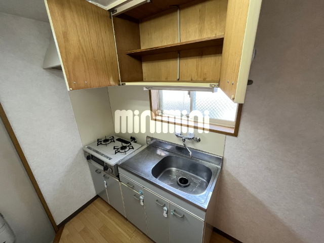 キッチン　窓もあって換気できますね