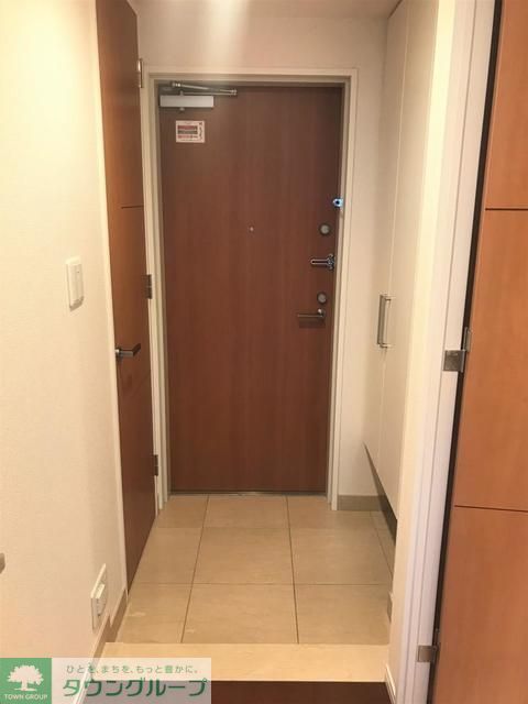 玄関　※写真は同タイプ住戸です。