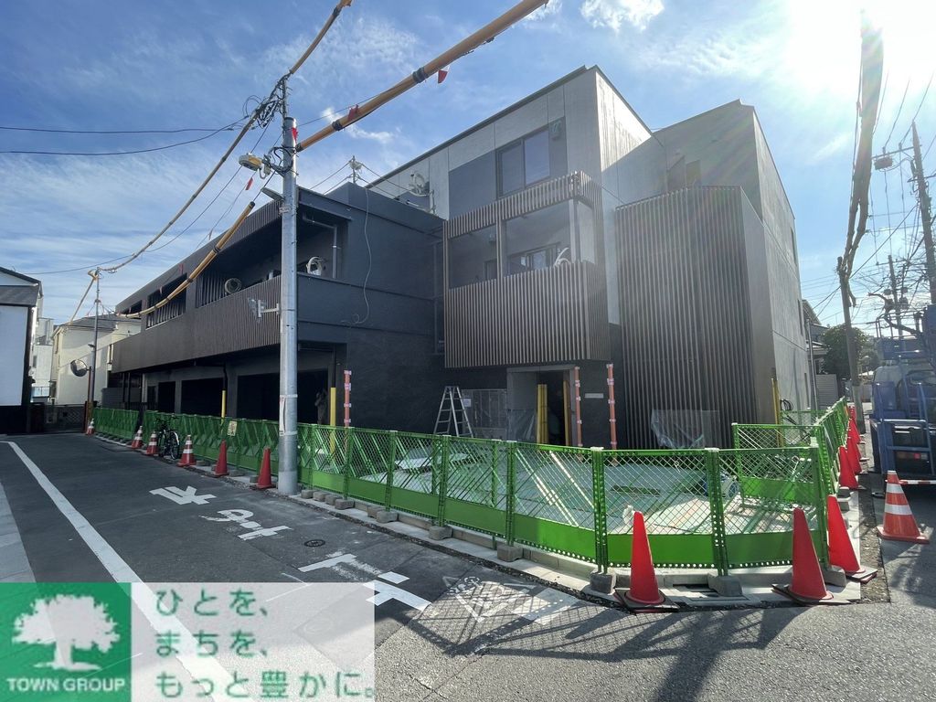 建物外観　駐車場