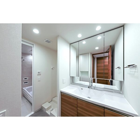 洗面設備　※写真は同じマンションの違う部屋のものになります。