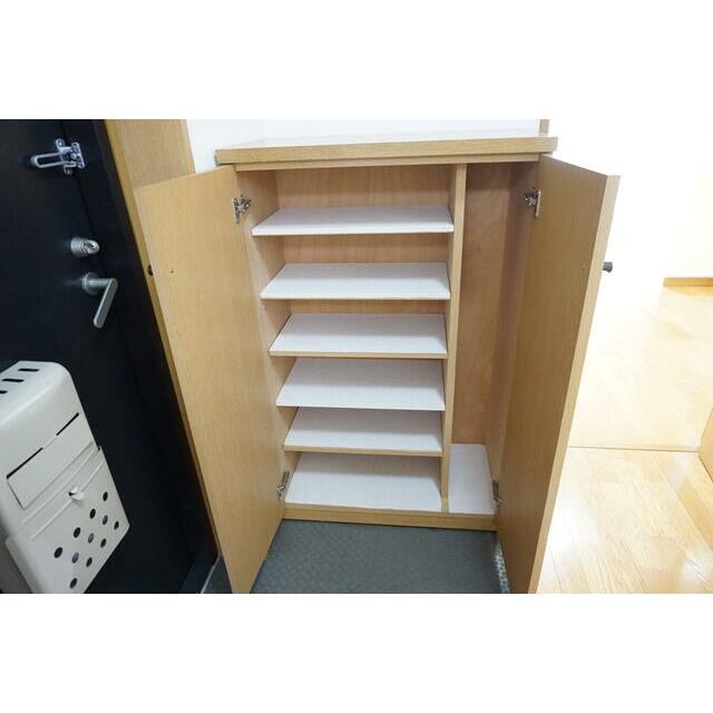 玄関　玄関にはシューズボックス☆