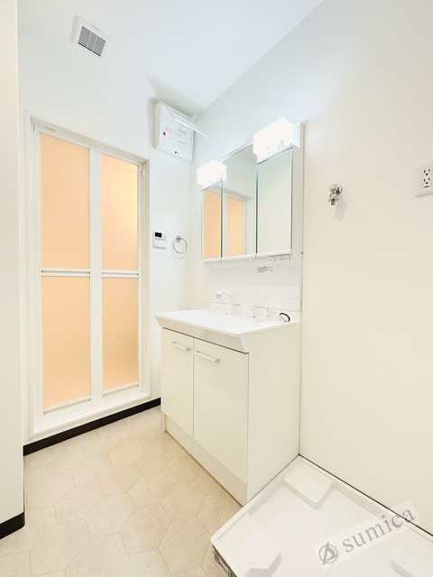 洗面設備　洗面脱衣所付き！独立洗面台が便利です♪♪