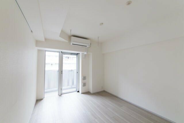 居室・リビング　写真は同タイプ住居です。