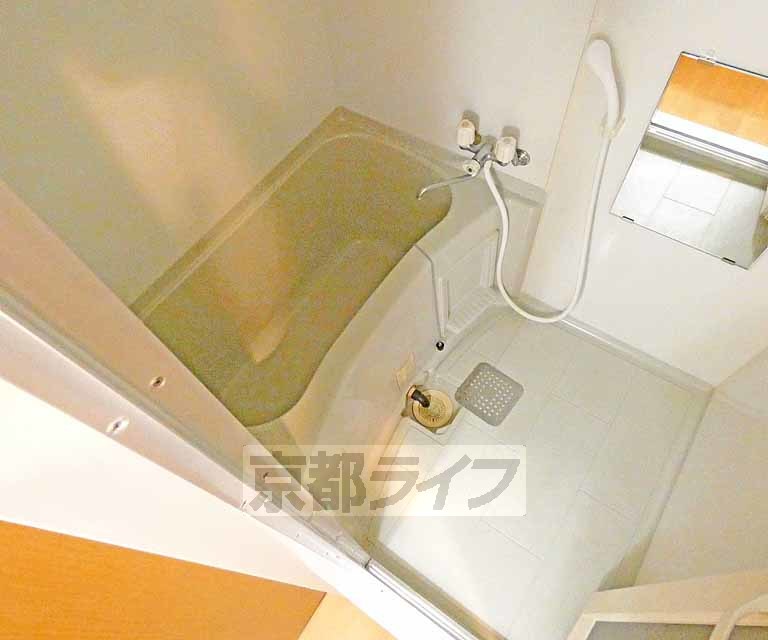 バス・シャワールーム　バスルームです。