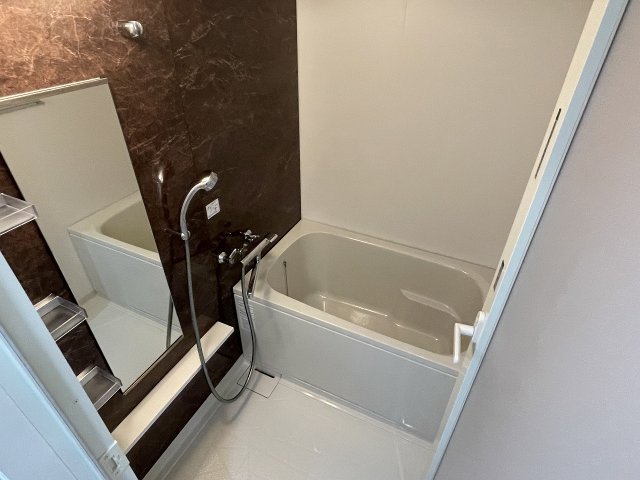 バス・シャワールーム　ゆったり過ごせるお風呂です
