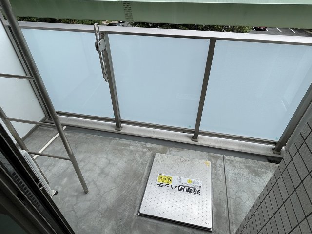 バルコニー　外からの目が気にならないバルコニーで洗濯物が干せます