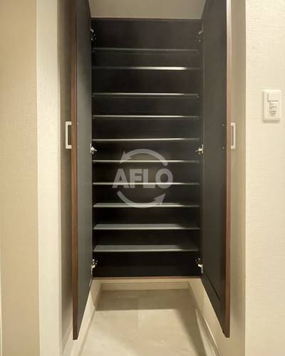 収納　スプランディッド難波III　シューズBOX