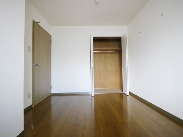 収納　★玄関近くの居室★