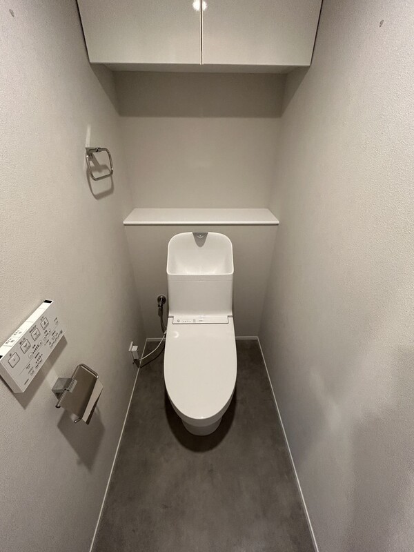 トイレ　温水洗浄便座