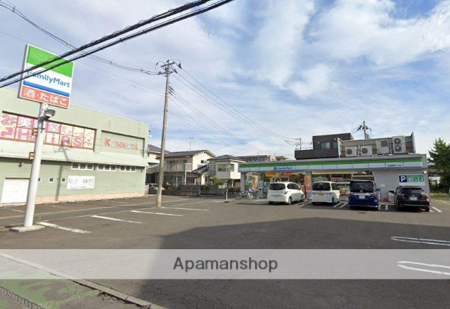 コンビニ　ファミリーマート（コンビニ）まで412m