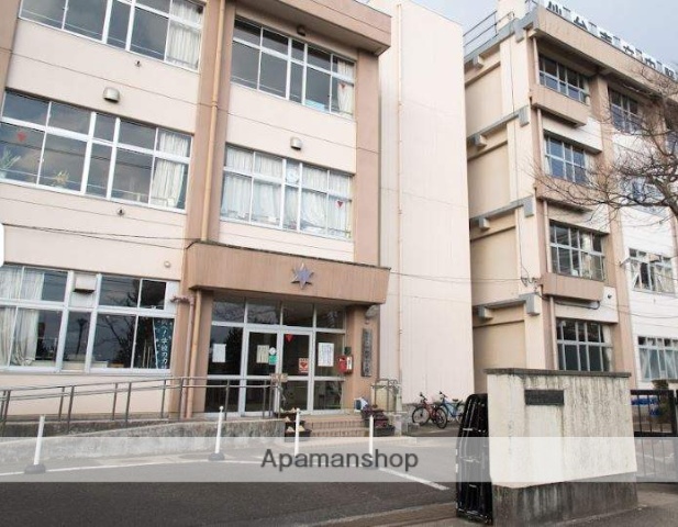 小学校　仙台市立中野栄小学校（小学校）まで744m