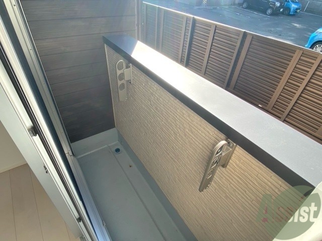 バルコニー　バルコニーも日当たり良く、お洗濯がはかどりそうです