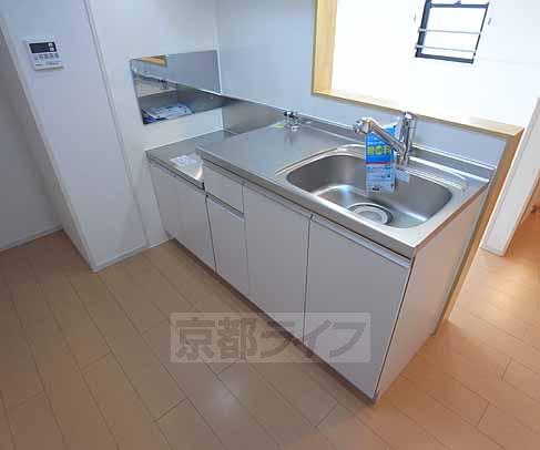 キッチン　広々使えるキッチンです。