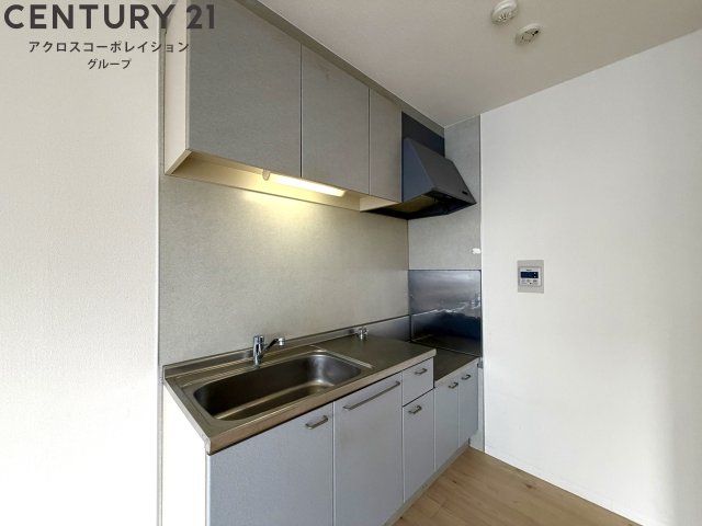 キッチン　壁付けキッチンでスペースを最大限有効活用できます！