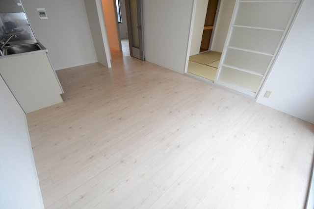 居室・リビング　南向きで日当たり良好なリビングです。