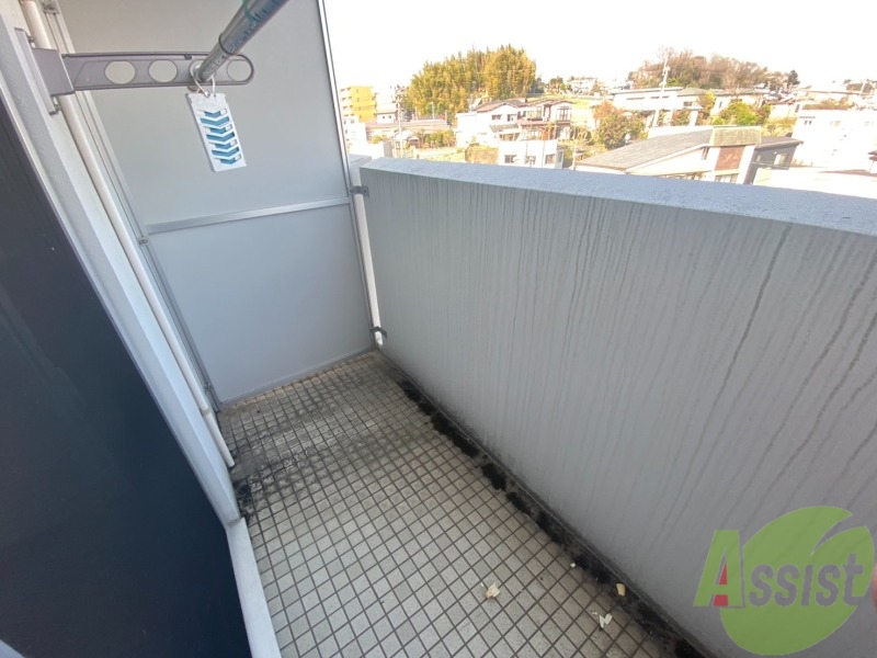 バルコニー　バルコニーがあるので洗濯物は外に干せそうですね～