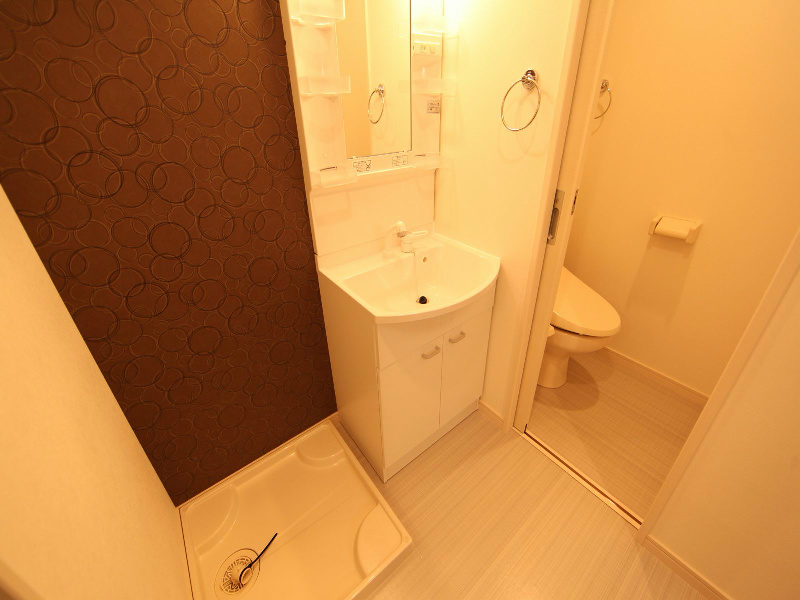 洗面設備　脱衣所　独立洗面台（シャンプードレッサー）洗濯機用意できます