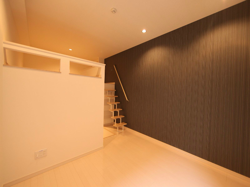 その他　洋室6.7帖　上段ロフト5.7帖（収納でも部屋でも使えます）